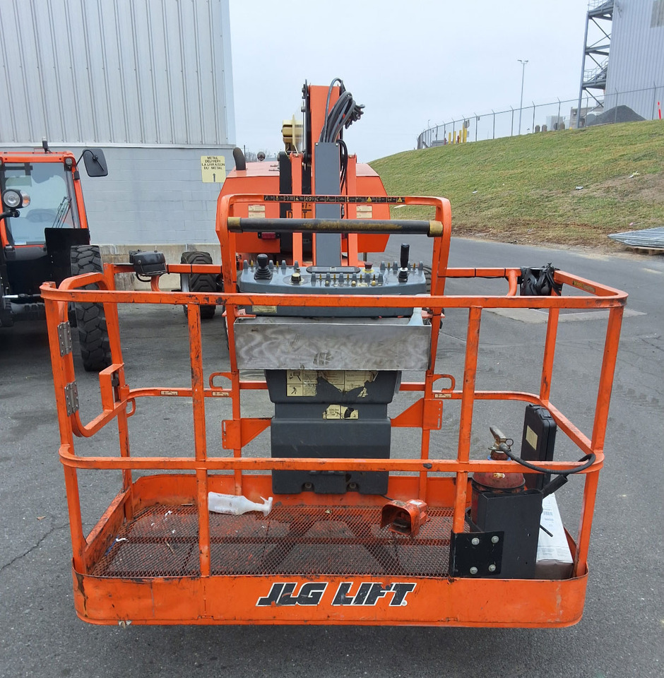 JLG 800AJ - جرافة ذات عجلات تلسكوبية: صورة 5 JLG 800AJ - جرافة ذات عجلات تلسكوبية: صورة 5