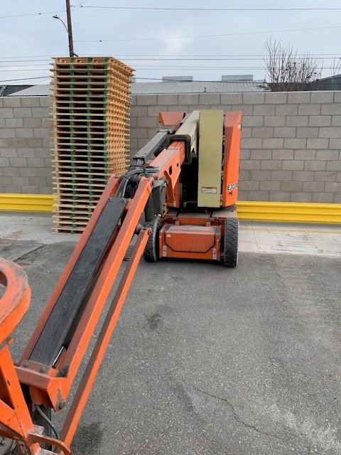 JLG E300AJP - جرافة ذات عجلات تلسكوبية: صورة 4 JLG E300AJP - جرافة ذات عجلات تلسكوبية: صورة 4