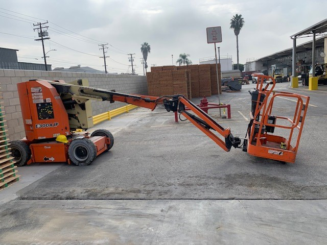 JLG E300AJP - جرافة ذات عجلات تلسكوبية: صورة 3 JLG E300AJP - جرافة ذات عجلات تلسكوبية: صورة 3