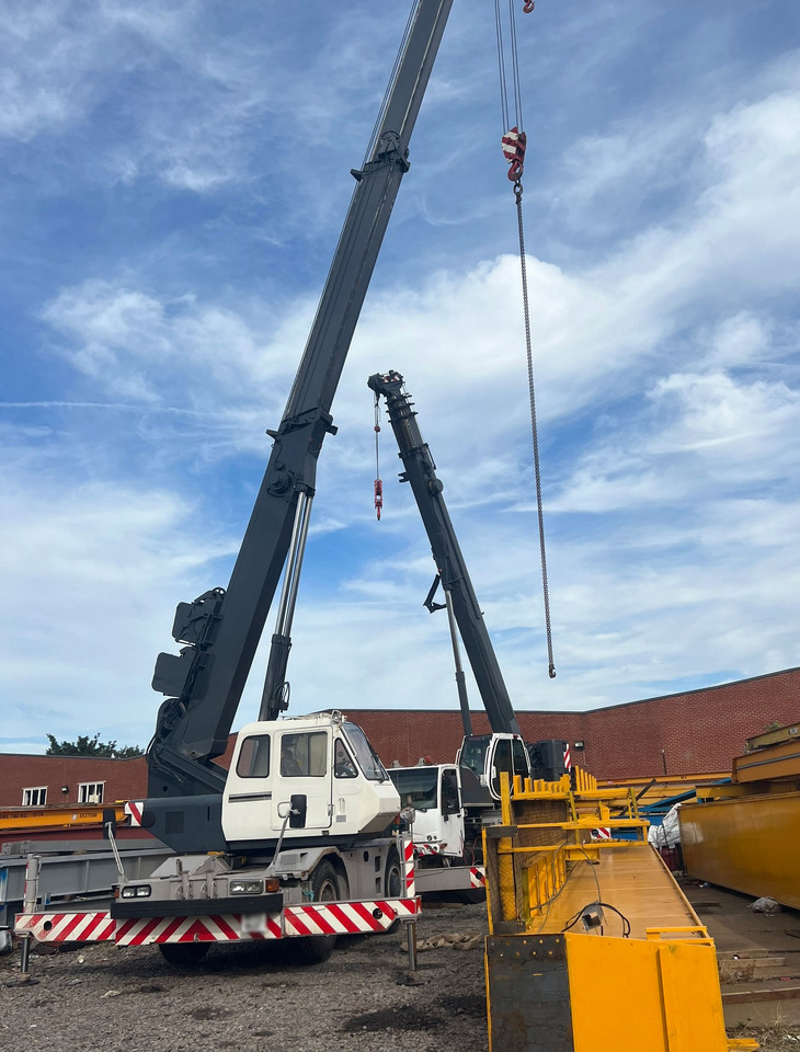 Kobelco RK200 - موبايل كرين: صورة 2 Kobelco RK200 - موبايل كرين: صورة 2
