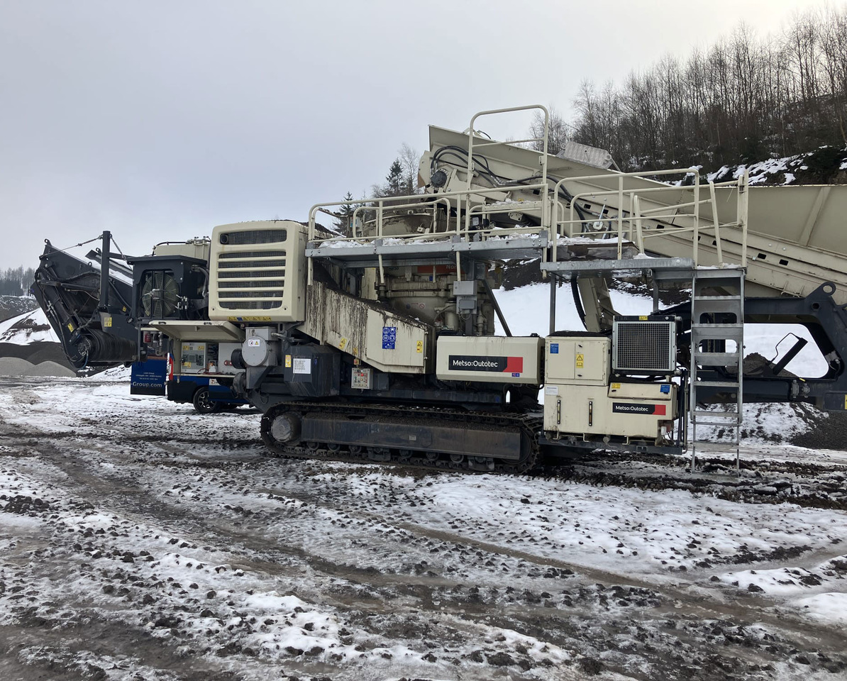 Metso LT300 HP - كسارة مخرو: صورة 4 Metso LT300 HP - كسارة مخرو: صورة 4
