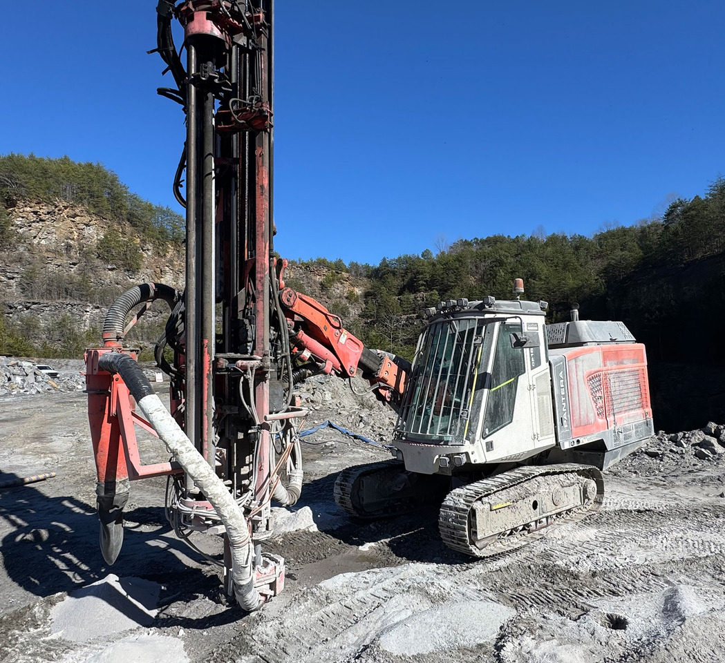 Sandvik DP1500i - برج الحفر: صورة 1 Sandvik DP1500i - برج الحفر: صورة 1