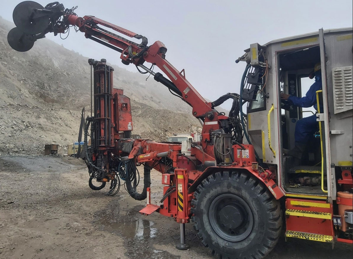 Sandvik DS411-C - آلة التعدين: صورة 3 Sandvik DS411-C - آلة التعدين: صورة 3