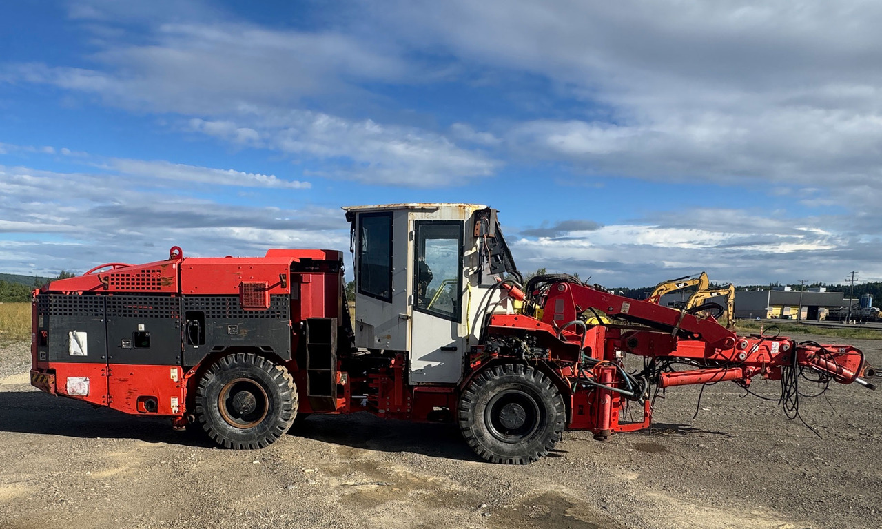 Sandvik DS411 - آلة حفر موجهة: صورة 1 Sandvik DS411 - آلة حفر موجهة: صورة 1