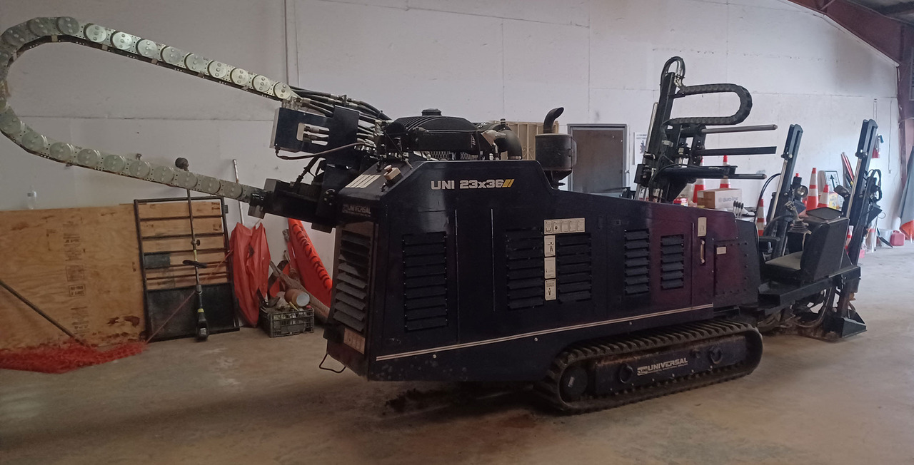 Universal UNI 23×36 - آلة حفر موجهة: صورة 3 Universal UNI 23×36 - آلة حفر موجهة: صورة 3