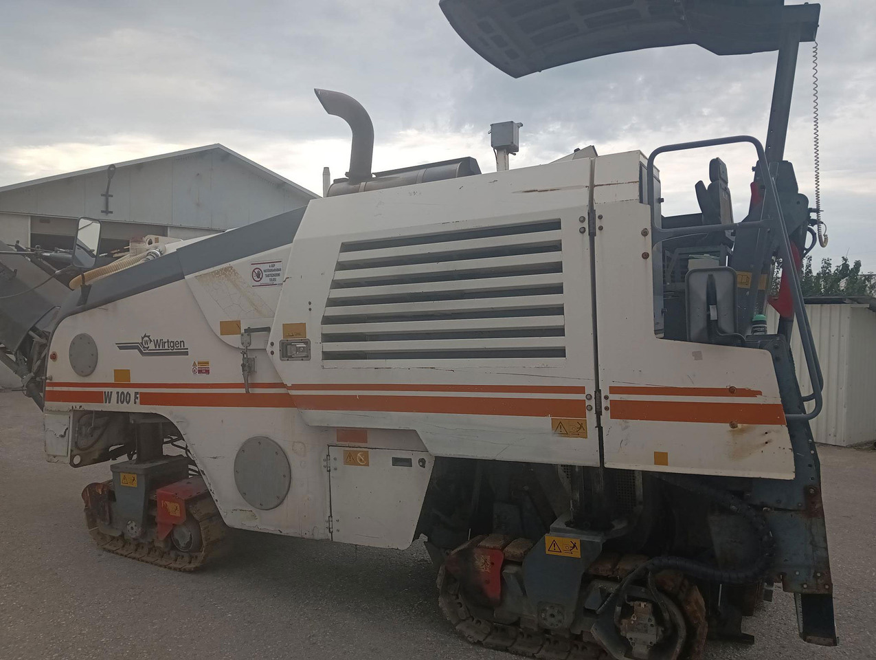 Wirtgen W 100 F - قشاطة أسفلت: صورة 1 Wirtgen W 100 F - قشاطة أسفلت: صورة 1