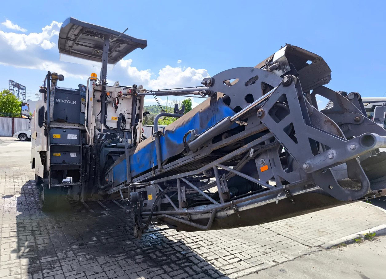 Wirtgen W 100 Ri - قشاطة أسفلت: صورة 4 Wirtgen W 100 Ri - قشاطة أسفلت: صورة 4