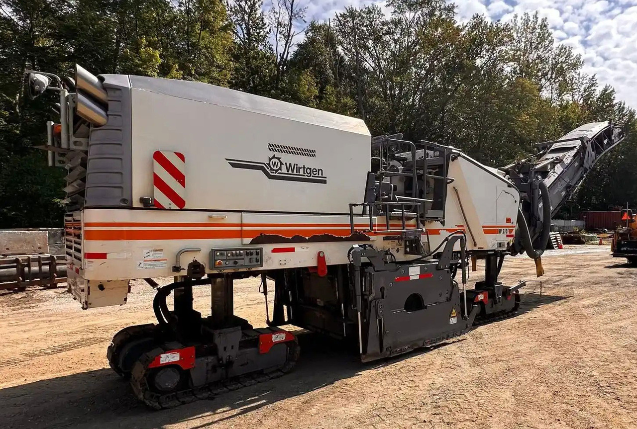 Wirtgen W 210 i - قشاطة أسفلت: صورة 2 Wirtgen W 210 i - قشاطة أسفلت: صورة 2
