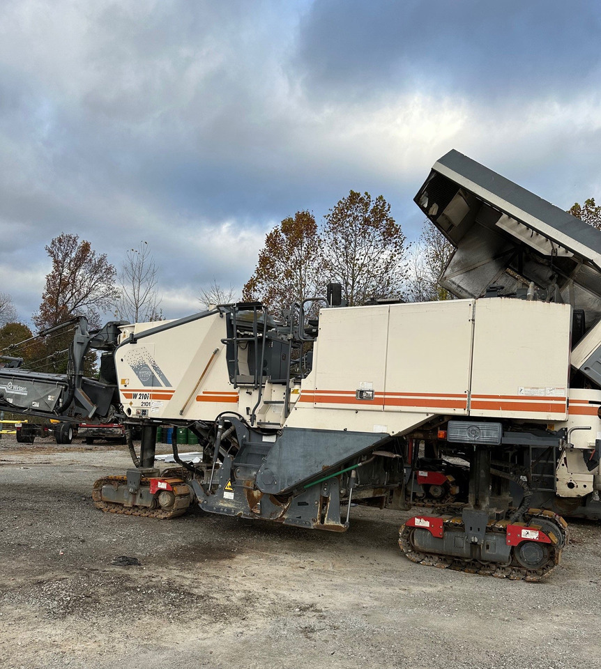 Wirtgen W 210 i - قشاطة أسفلت: صورة 2 Wirtgen W 210 i - قشاطة أسفلت: صورة 2