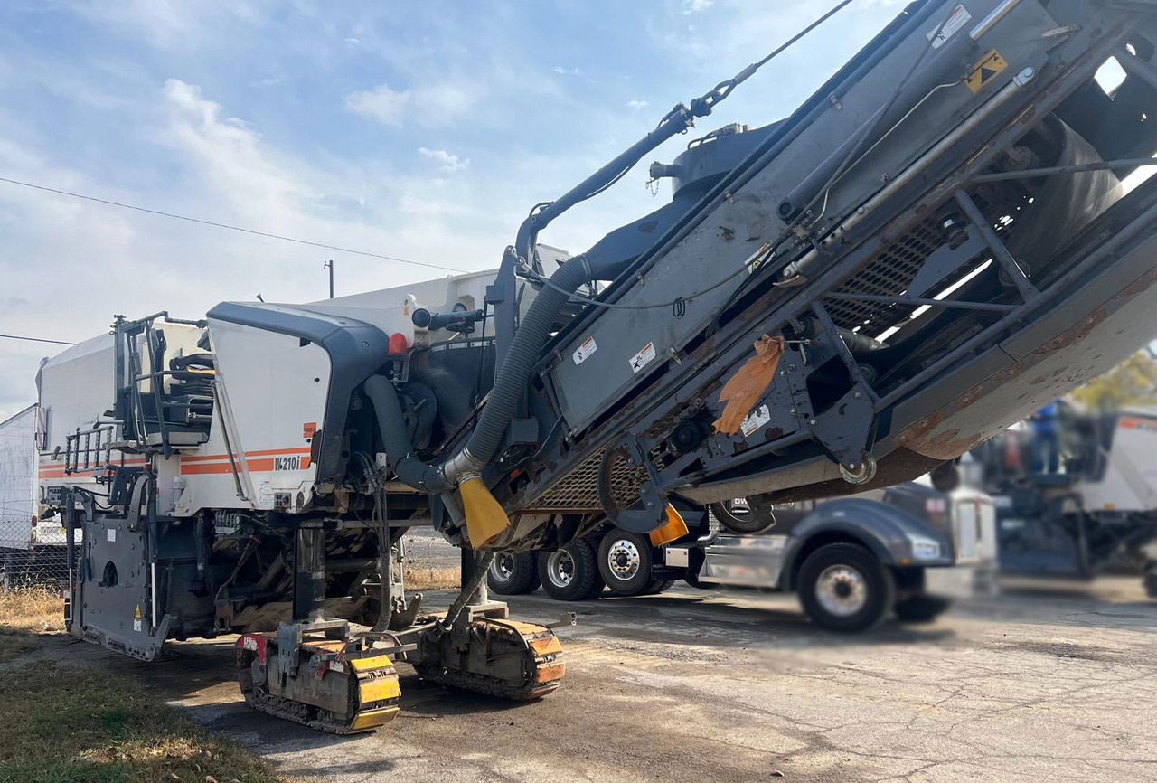 Wirtgen W 210 i - قشاطة أسفلت: صورة 5 Wirtgen W 210 i - قشاطة أسفلت: صورة 5