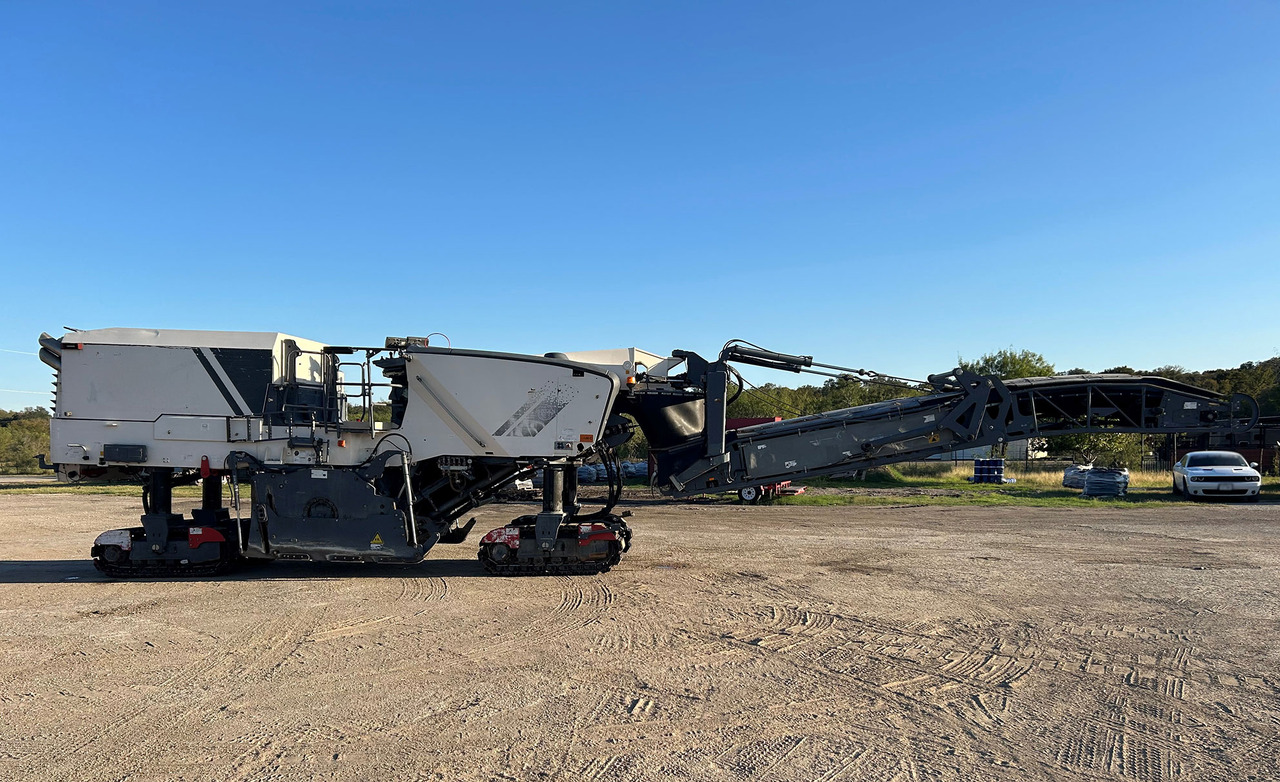 Wirtgen W 220 - قشاطة أسفلت: صورة 1 Wirtgen W 220 - قشاطة أسفلت: صورة 1