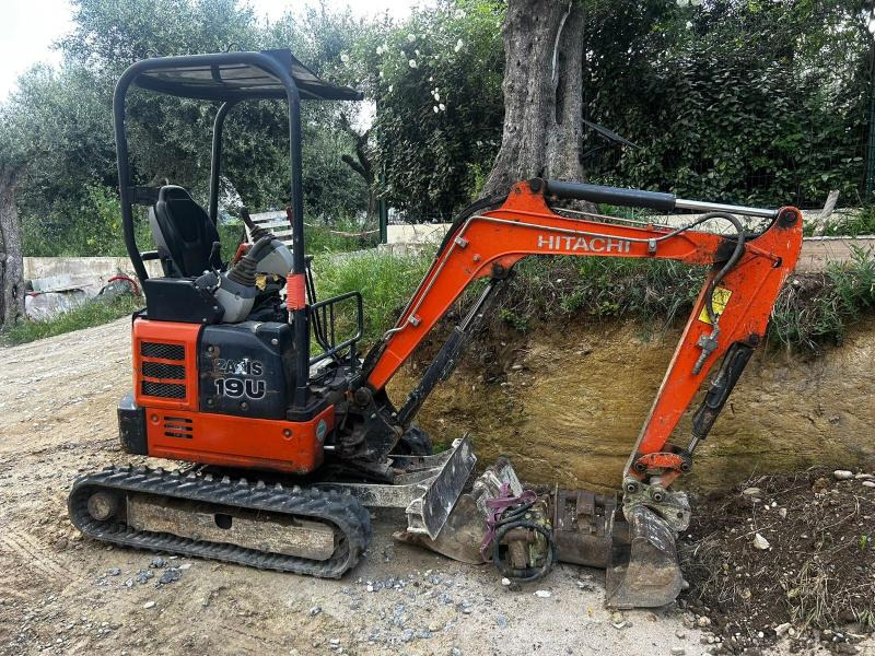 Hitachi zx19 - حفارة مُصَّغرة: صورة 1 Hitachi zx19 - حفارة مُصَّغرة: صورة 1