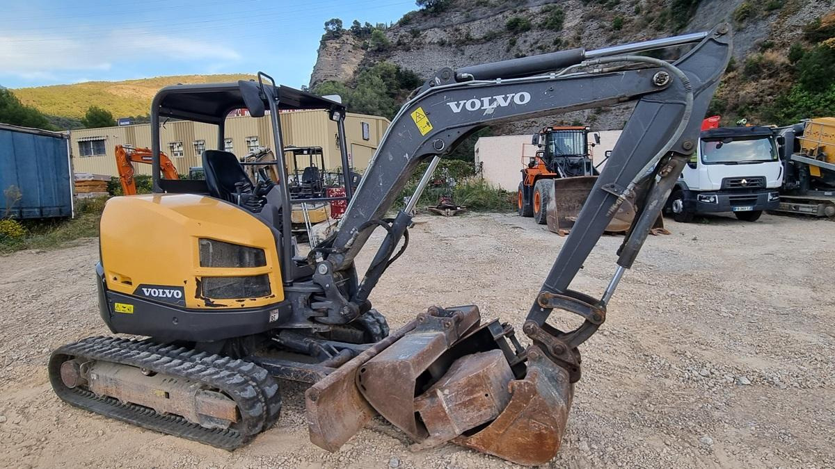 Volvo ECR35D - حفارة مُصَّغرة: صورة 3 Volvo ECR35D - حفارة مُصَّغرة: صورة 3
