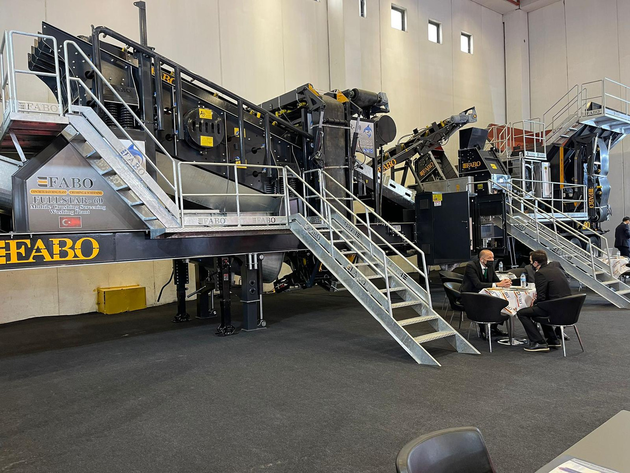 FABO MOBILE CRUSHING PLANT - آلة التعدين: صورة 1 FABO MOBILE CRUSHING PLANT - آلة التعدين: صورة 1