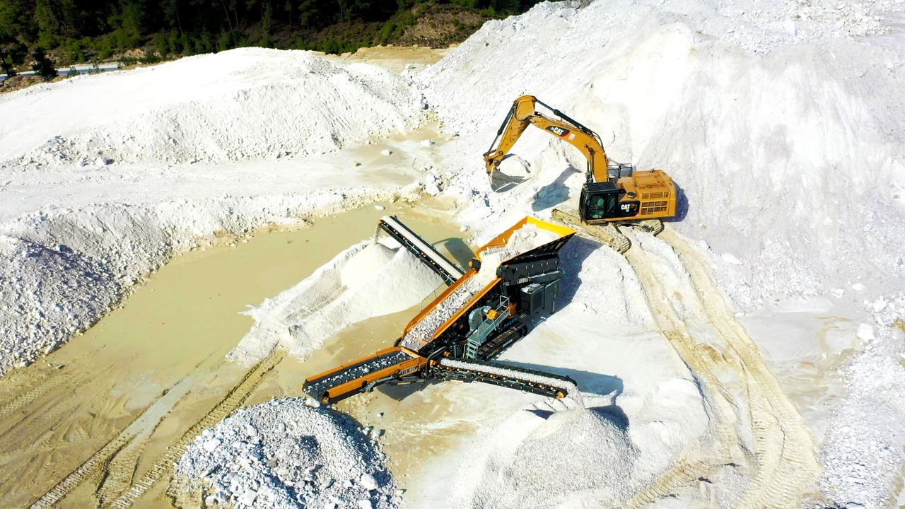 FABO Mobile crusher - كسارة متحركه: صورة 4 FABO Mobile crusher - كسارة متحركه: صورة 4