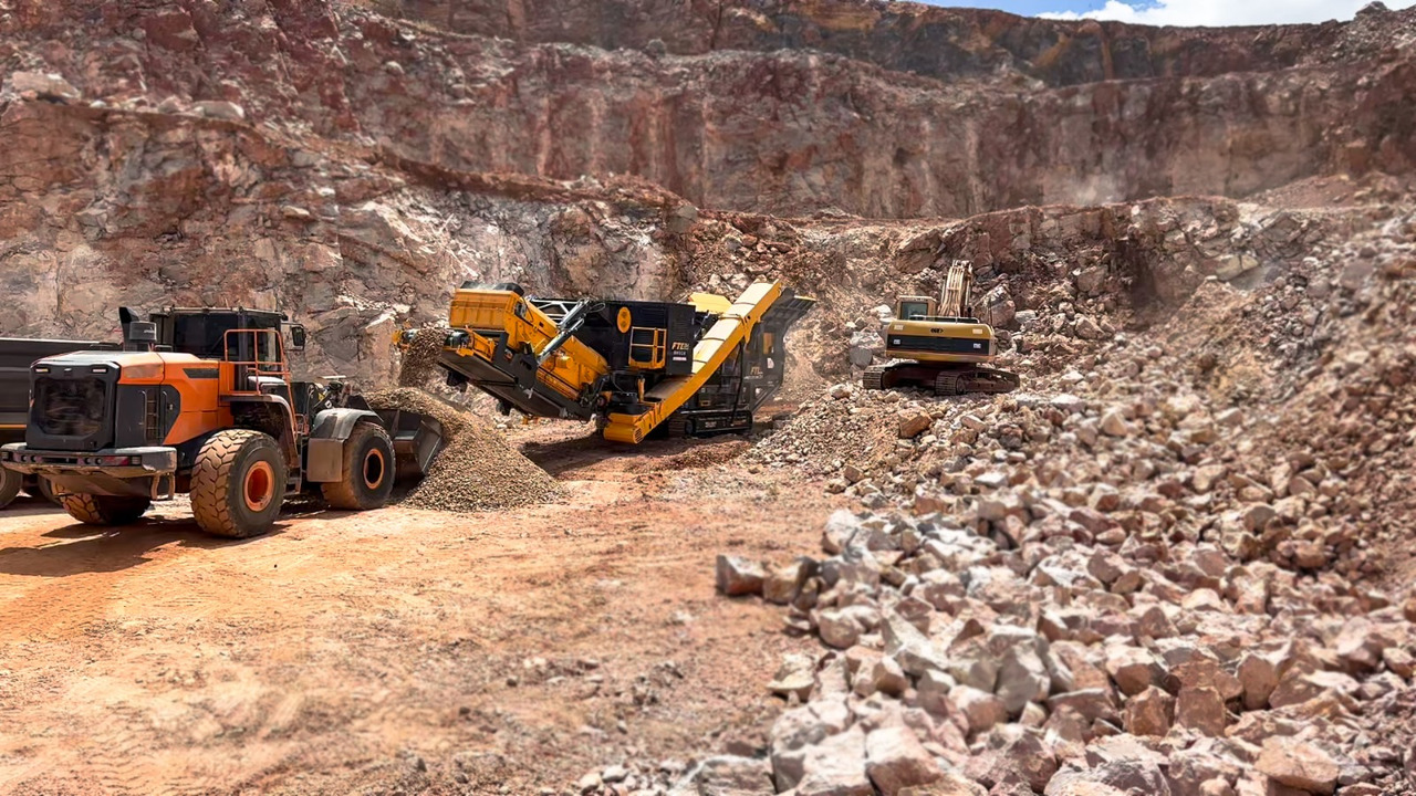 FABO Mobile crusher - كسارة متحركه: صورة 5 FABO Mobile crusher - كسارة متحركه: صورة 5