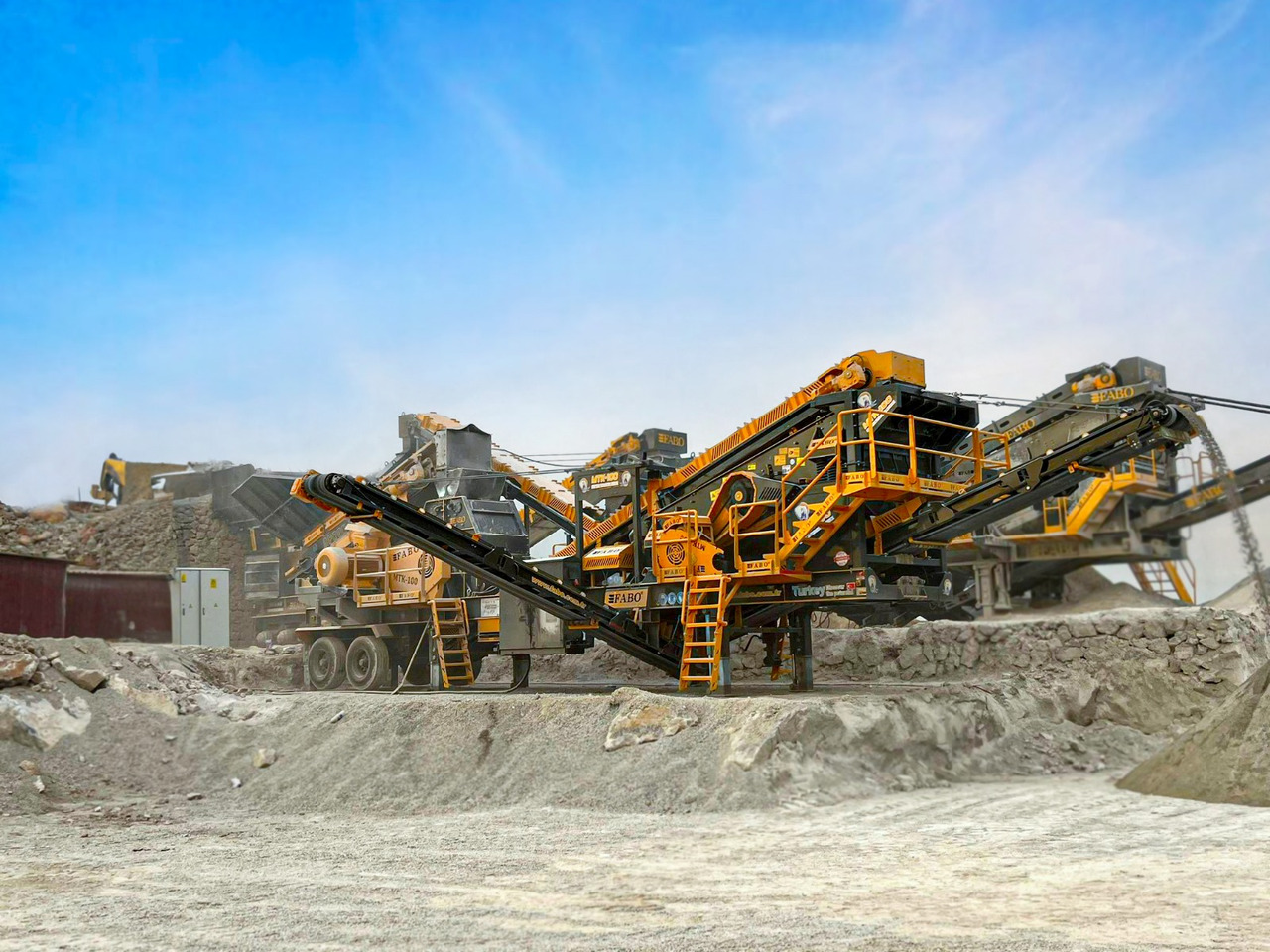 FABO Mobile crusher - كسارة متحركه: صورة 1 FABO Mobile crusher - كسارة متحركه: صورة 1