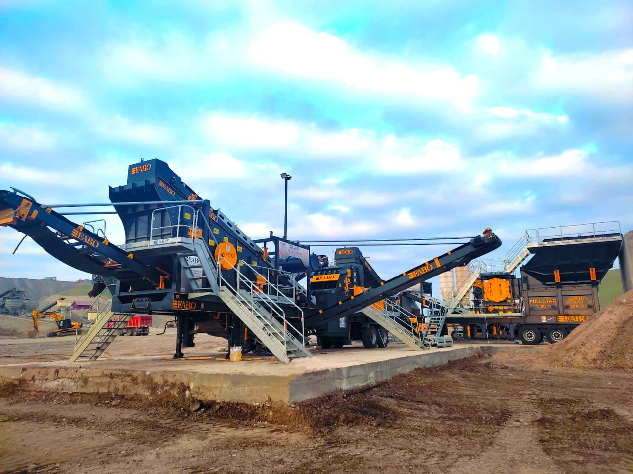 FABO Mobile crusher - كسارة متحركه: صورة 4 FABO Mobile crusher - كسارة متحركه: صورة 4