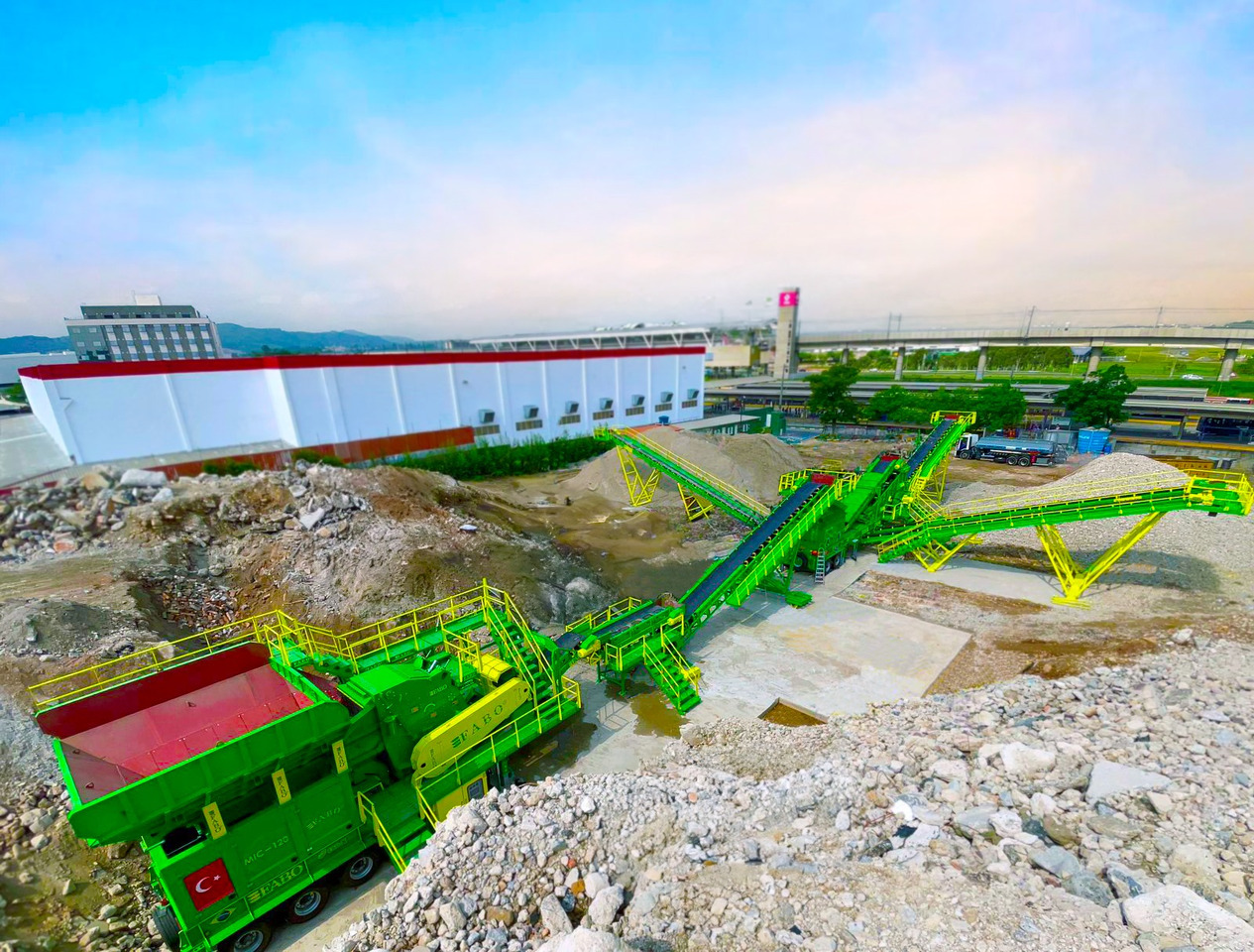 FABO mobile impact crusher - كسارة التصادمية: صورة 1 FABO mobile impact crusher - كسارة التصادمية: صورة 1
