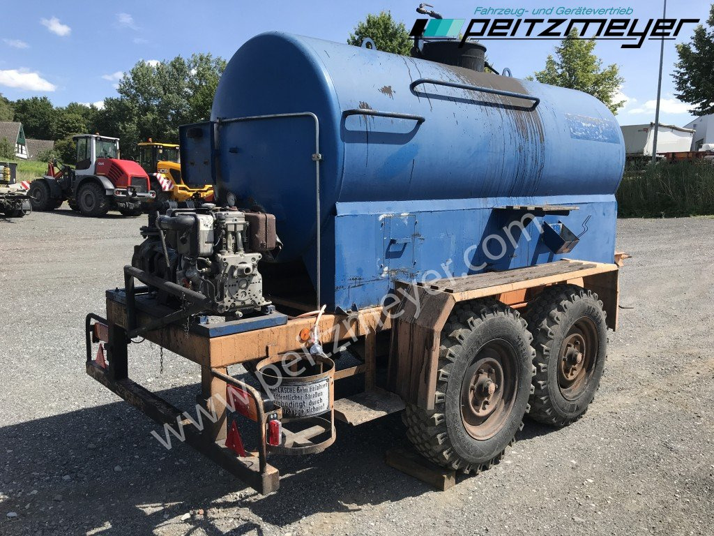 BATHE TANDEMANHÄNGER Bitum / Teerkocher 3,5 m³ Hatz Diesel-Motor 1 B 40 - موزع الأسفلت: صورة 1 BATHE TANDEMANHÄNGER Bitum / Teerkocher 3,5 m³ Hatz Diesel-Motor 1 B 40 - موزع الأسفلت: صورة 1