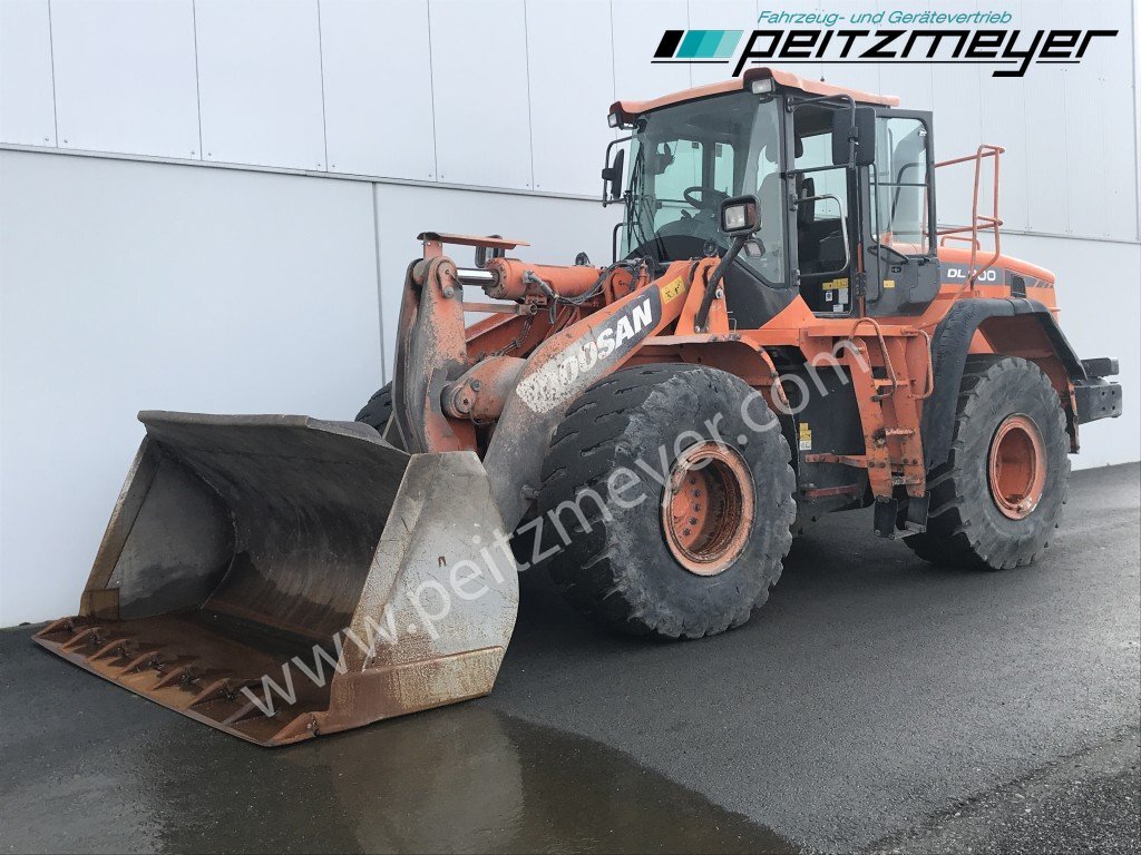 Doosan Radlader DL 300-3 - اللودر بعجل: صورة 1 Doosan Radlader DL 300-3 - اللودر بعجل: صورة 1