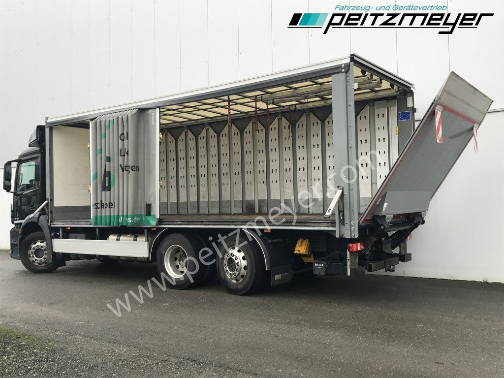 MERCEDES-BENZ Antos 2543 LL Getränke Schiebeplane Retarder, 2 x AHK, LBW 2 t., Lenkachse - شاحنة المشروبات: صورة 4 MERCEDES-BENZ Antos 2543 LL Getränke Schiebeplane Retarder, 2 x AHK, LBW 2 t., Lenkachse - شاحنة المشروبات: صورة 4