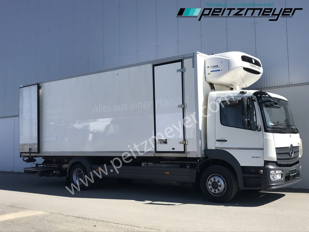 MERCEDES-BENZ Atego 1530 L Tiefkühlkoffer m. LBW, Thermoking T 1200 faltb. LBW 1,5 t., Seitentür, Trennwand - شاحنة الفريزر: صورة 2 MERCEDES-BENZ Atego 1530 L Tiefkühlkoffer m. LBW, Thermoking T 1200 faltb. LBW 1,5 t., Seitentür, Trennwand - شاحنة الفريزر: صورة 2