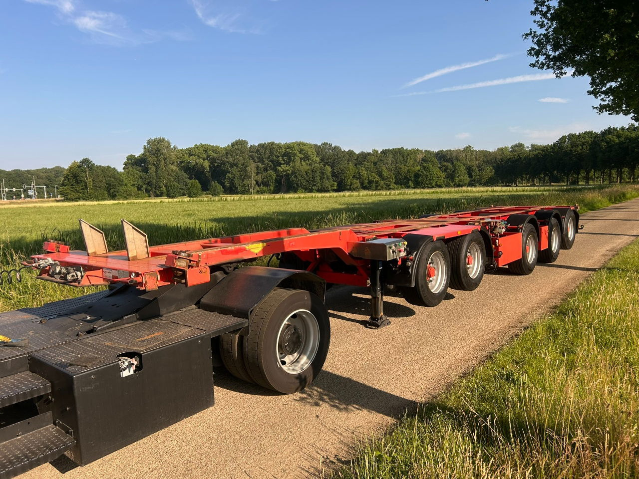 Broshuis 2-Connect-5Akcc / 3 x Steering axle / 4 x Lifting axle / tyres 80 / 3 x - نصف مقطورة لنقل الحاويات: صورة 1 Broshuis 2-Connect-5Akcc / 3 x Steering axle / 4 x Lifting axle / tyres 80 / 3 x - نصف مقطورة لنقل الحاويات: صورة 1