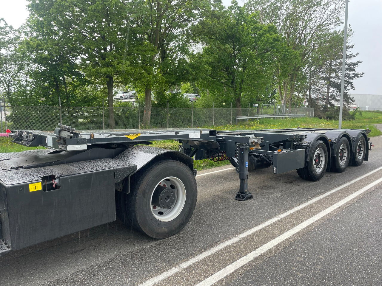 Broshuis Mfcc 20-30-40-45 FT HC / Disc brakes / Lifting axle / led /tuf 4-2026 - نصف مقطورة لنقل الحاويات: صورة 1 Broshuis Mfcc 20-30-40-45 FT HC / Disc brakes / Lifting axle / led /tuf 4-2026 - نصف مقطورة لنقل الحاويات: صورة 1