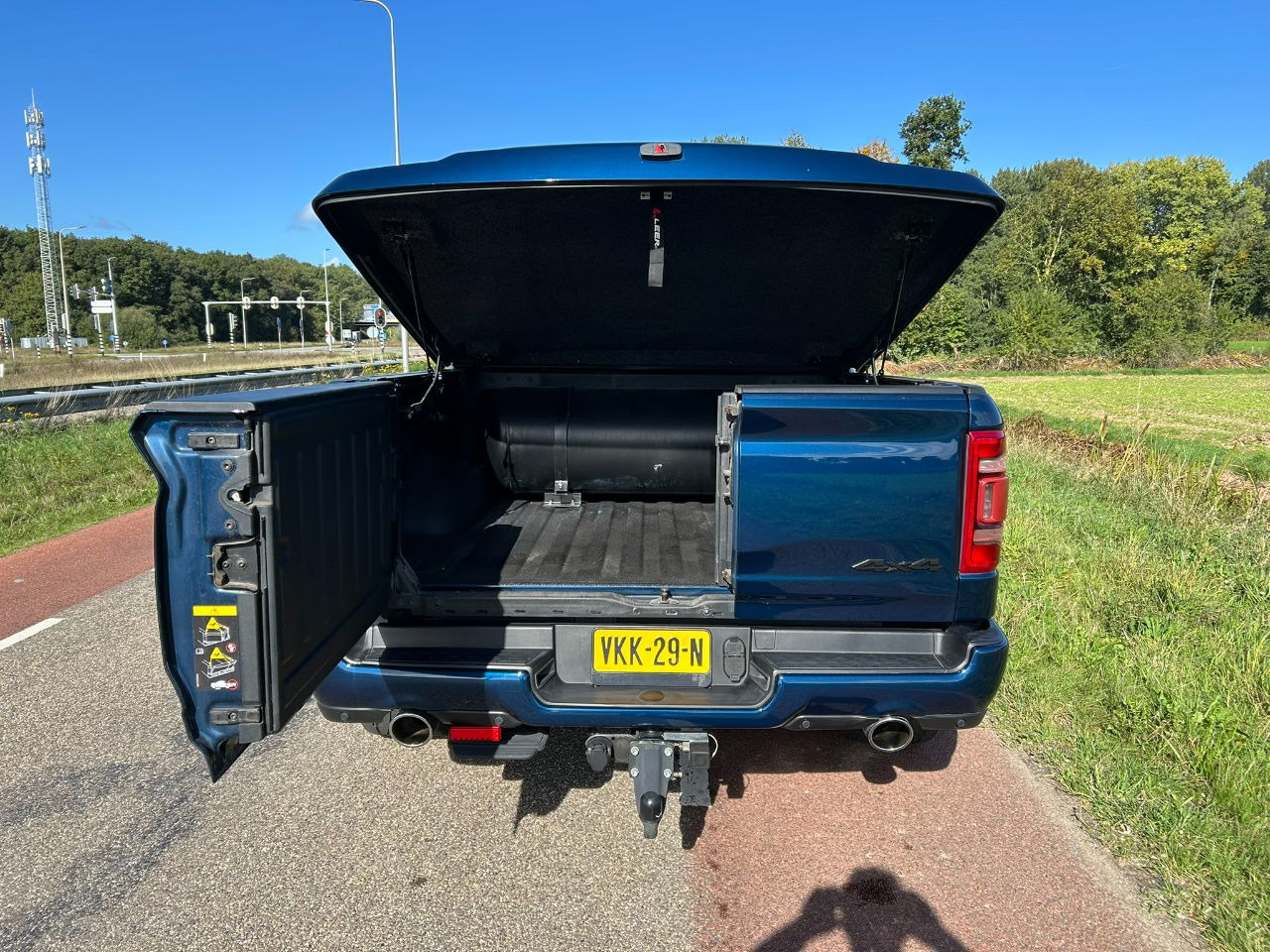 Dodge Ram Pick Up 1500 5.7 V8 4x4 Creb Cab Limeted Hemi Etorque - شاحنة البيك أب: صورة 5 Dodge Ram Pick Up 1500 5.7 V8 4x4 Creb Cab Limeted Hemi Etorque - شاحنة البيك أب: صورة 5
