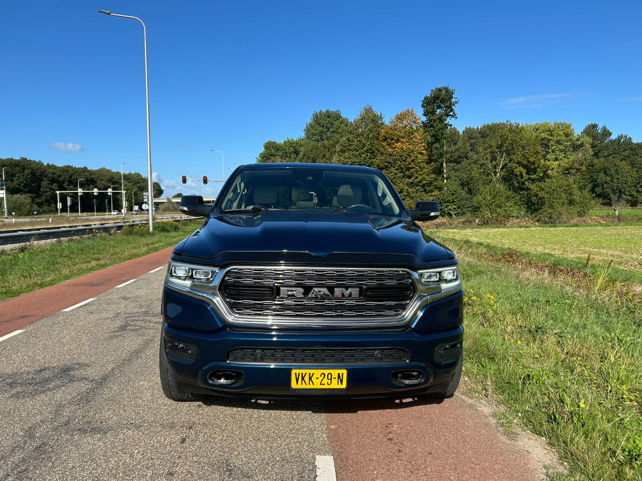Dodge Ram Pick Up 1500 5.7 V8 4x4 Creb Cab Limeted Hemi Etorque - شاحنة البيك أب: صورة 2 Dodge Ram Pick Up 1500 5.7 V8 4x4 Creb Cab Limeted Hemi Etorque - شاحنة البيك أب: صورة 2
