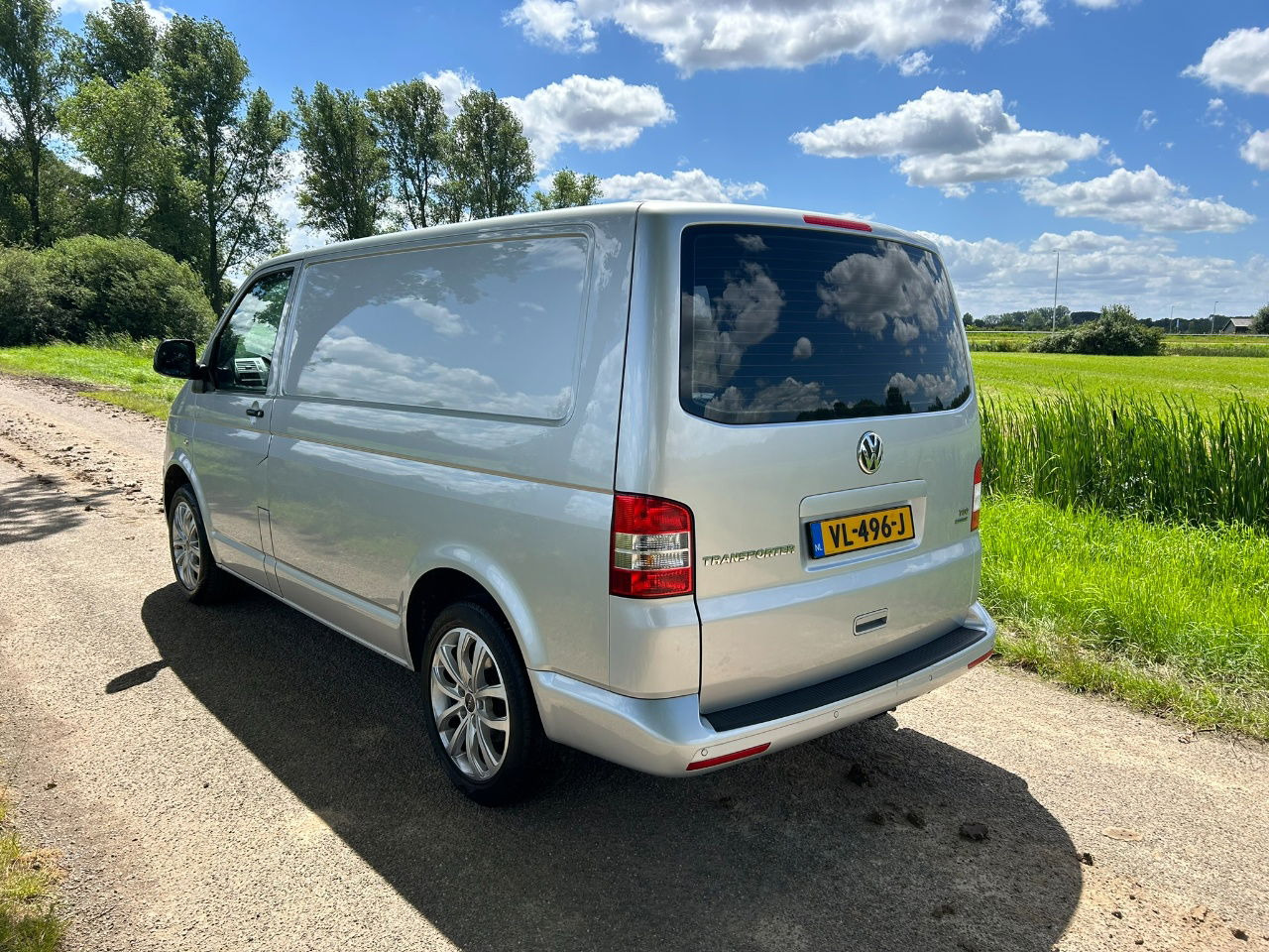 Volkswagen Transporter 2.0 TDI Bleumotion Technology L1 H1 114 PK apk 14-12-2024 Airco NL - فان المدمجة: صورة 5 Volkswagen Transporter 2.0 TDI Bleumotion Technology L1 H1 114 PK apk 14-12-2024 Airco NL - فان المدمجة: صورة 5