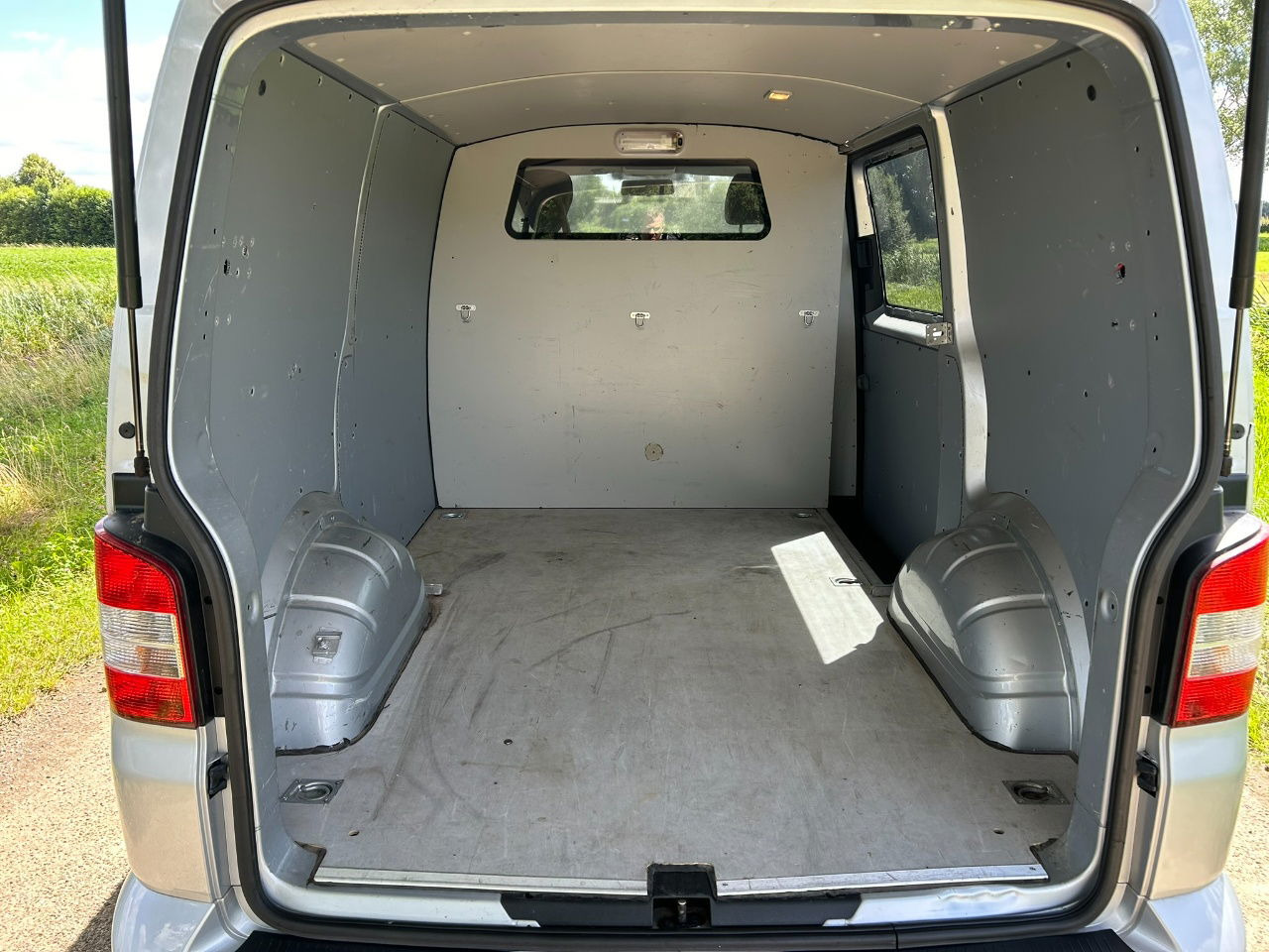فان المدمجة Volkswagen Transporter 2.0 TDI Bleumotion Technology L1 H1 114 PK apk 14-12-2024: صورة 6