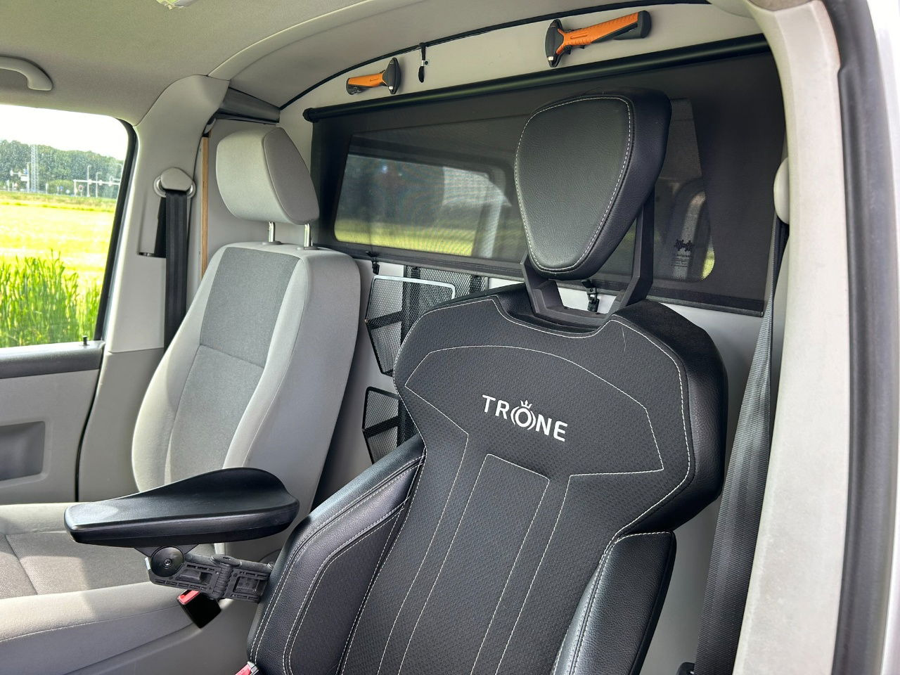 Volkswagen Transporter 2.0 TDI Bleumotion Technology L1 H1 114 PK apk 14-12-2026 Airco - فان المدمجة: صورة 5 Volkswagen Transporter 2.0 TDI Bleumotion Technology L1 H1 114 PK apk 14-12-2026 Airco - فان المدمجة: صورة 5