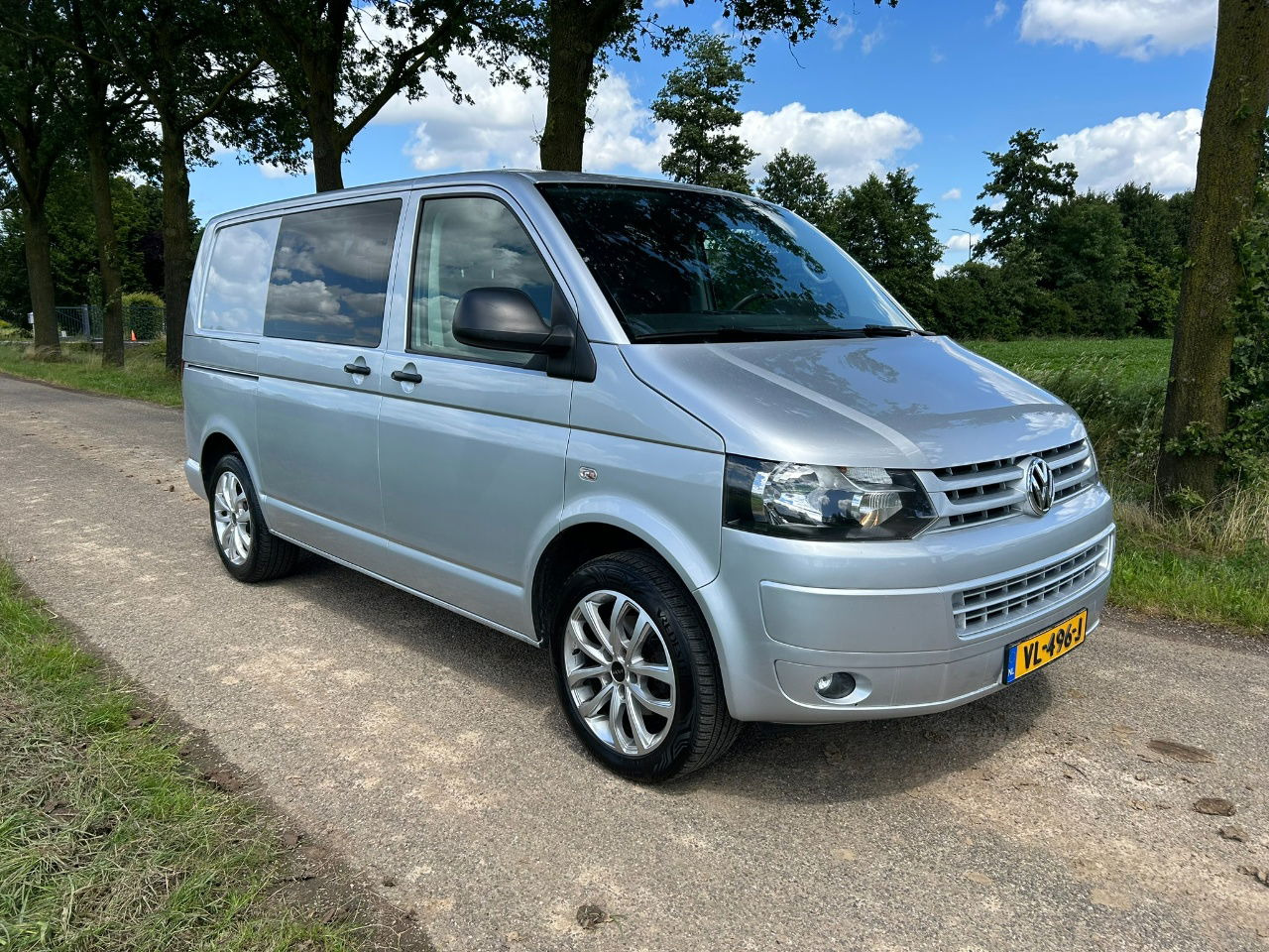 Volkswagen Transporter 2.0 TDI Bleumotion Technology L1 H1 114 PK apk 14-12-2026 Airco - فان المدمجة: صورة 1 Volkswagen Transporter 2.0 TDI Bleumotion Technology L1 H1 114 PK apk 14-12-2026 Airco - فان المدمجة: صورة 1