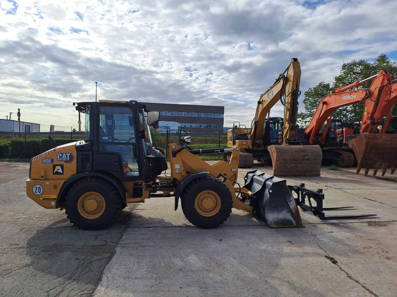 Cat 906 (Bucket+Forks) - اللودر بعجل: صورة 5 Cat 906 (Bucket+Forks) - اللودر بعجل: صورة 5