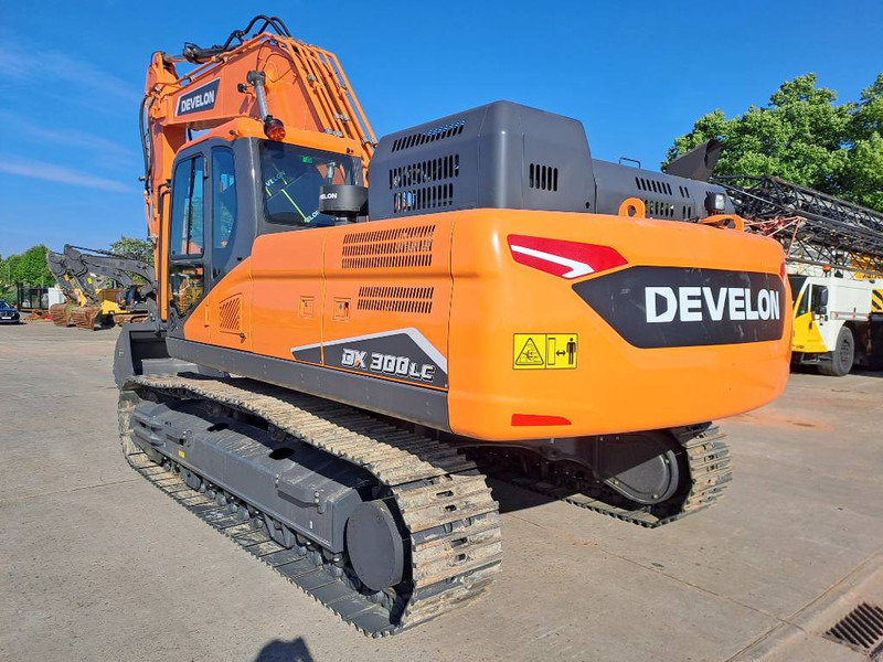 Develon DX 300 LC-7LC-7M (4 Pieces available) - حفار زحاف: صورة 2 Develon DX 300 LC-7LC-7M (4 Pieces available) - حفار زحاف: صورة 2