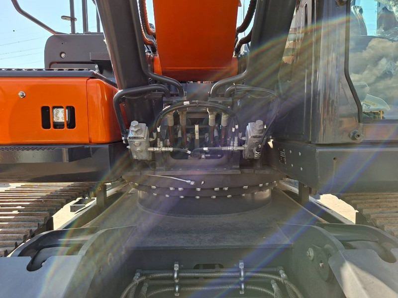 Develon DX225LC-7 - حفار زحاف: صورة 5 Develon DX225LC-7 - حفار زحاف: صورة 5