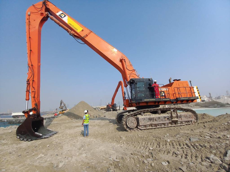 Hitachi EX 1200-6 Longreach 28m (Abu Dhabi) - حفارة: صورة 1 Hitachi EX 1200-6 Longreach 28m (Abu Dhabi) - حفارة: صورة 1