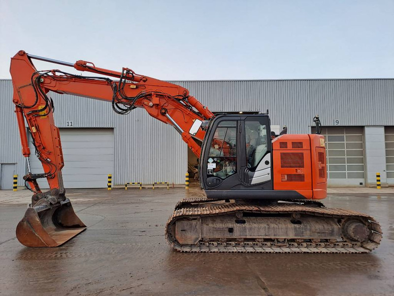 Hitachi ZX 225 US LC-5 B (Trimble GPS Prepared) - حفار زحاف: صورة 1 Hitachi ZX 225 US LC-5 B (Trimble GPS Prepared) - حفار زحاف: صورة 1