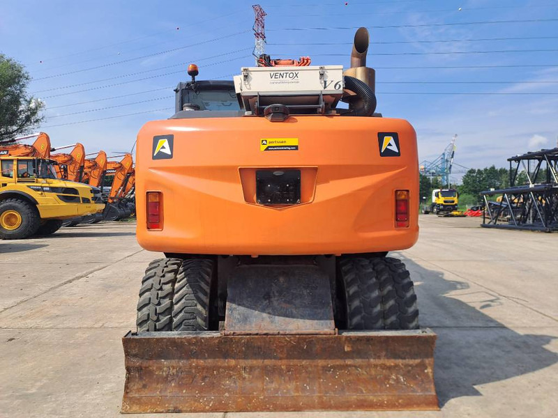 Hitachi ZX170W-5B - حفارة دولاب: صورة 3 Hitachi ZX170W-5B - حفارة دولاب: صورة 3