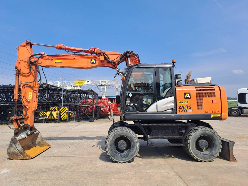 Hitachi ZX170W-5B - حفارة دولاب: صورة 1 Hitachi ZX170W-5B - حفارة دولاب: صورة 1