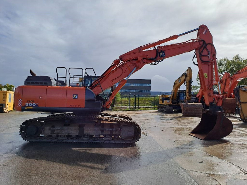 Hitachi ZX300LC-6 - حفار زحاف: صورة 5 Hitachi ZX300LC-6 - حفار زحاف: صورة 5