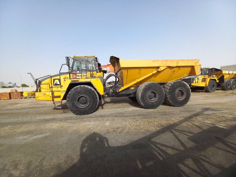 Komatsu HM400-3R (4 pcs available in Abu Dhabi) - شاحنة قلاب مفصلية: صورة 1 Komatsu HM400-3R (4 pcs available in Abu Dhabi) - شاحنة قلاب مفصلية: صورة 1