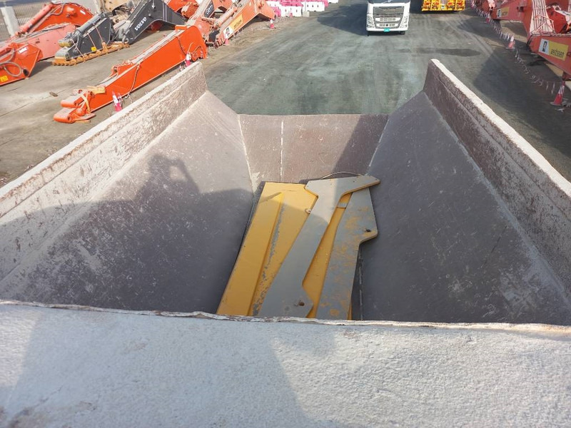 Komatsu HM400-3R (4 pcs available in Abu Dhabi) - شاحنة قلاب مفصلية: صورة 5 Komatsu HM400-3R (4 pcs available in Abu Dhabi) - شاحنة قلاب مفصلية: صورة 5