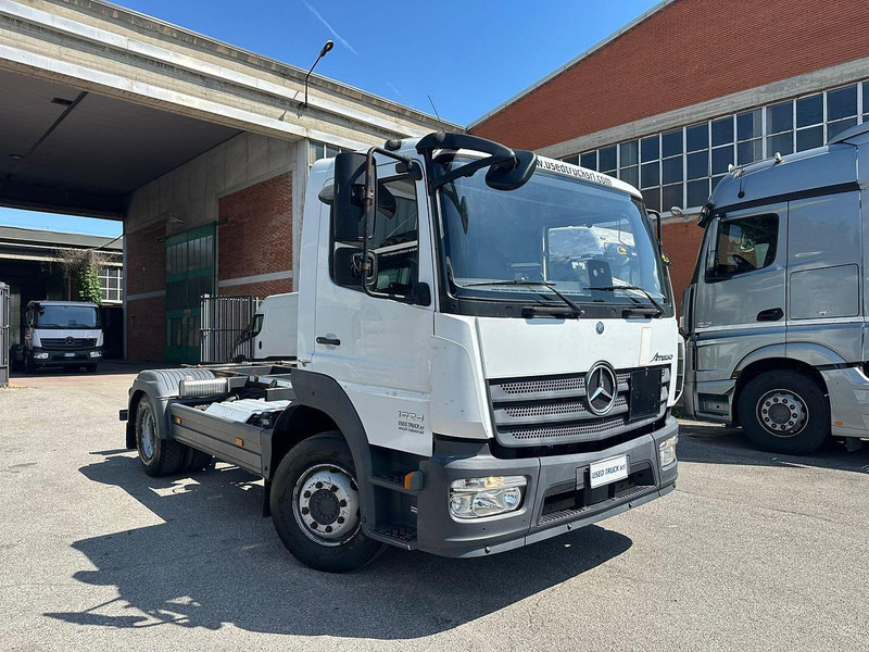 Mercedes-Benz Atego 13.23 - شاحنة هيكل كابينة: صورة 3 Mercedes-Benz Atego 13.23 - شاحنة هيكل كابينة: صورة 3