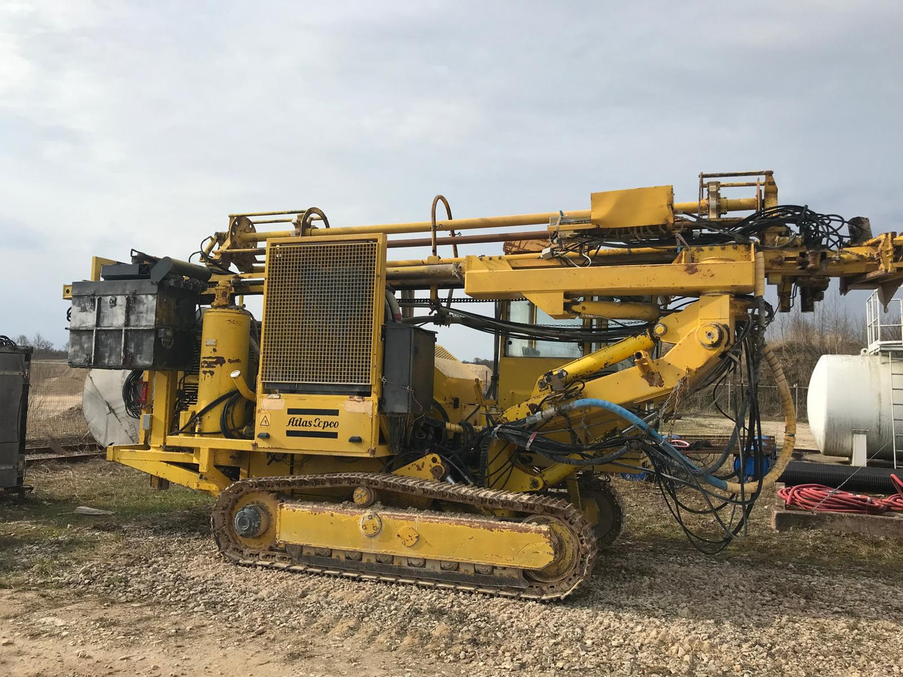 Atlas Copco ROC 860 HC-3 - برج الحفر: صورة 1 Atlas Copco ROC 860 HC-3 - برج الحفر: صورة 1