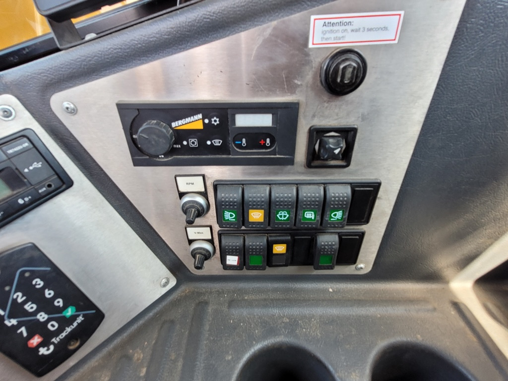 شاحنة قلابة مجنزرة BERGMANN 4010R: صورة 11