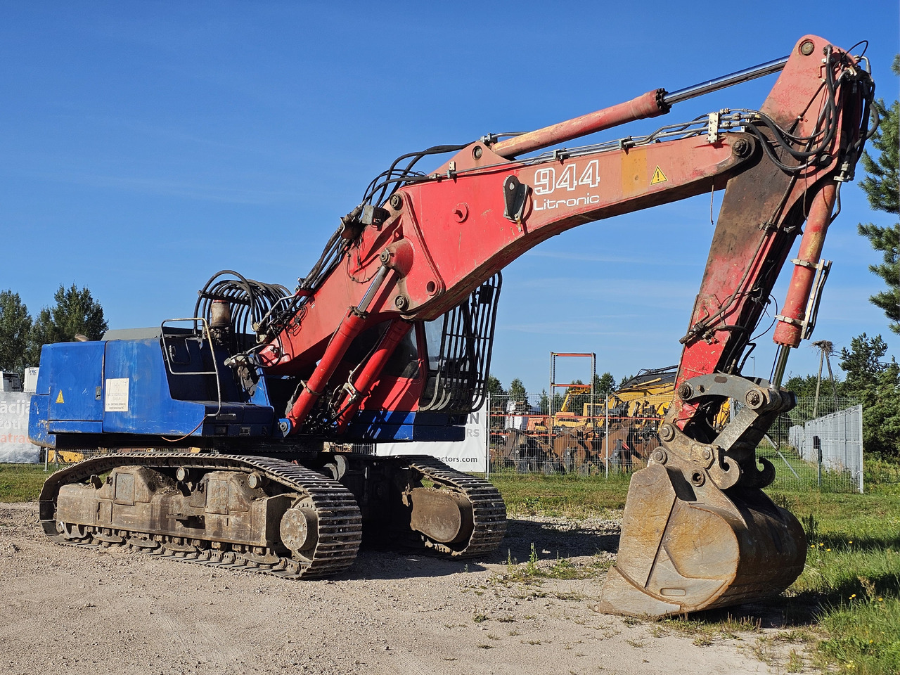 LIEBHERR R944B VH-HD. UHD boom and standart boom included. - حفار هدم: صورة 3 LIEBHERR R944B VH-HD. UHD boom and standart boom included. - حفار هدم: صورة 3