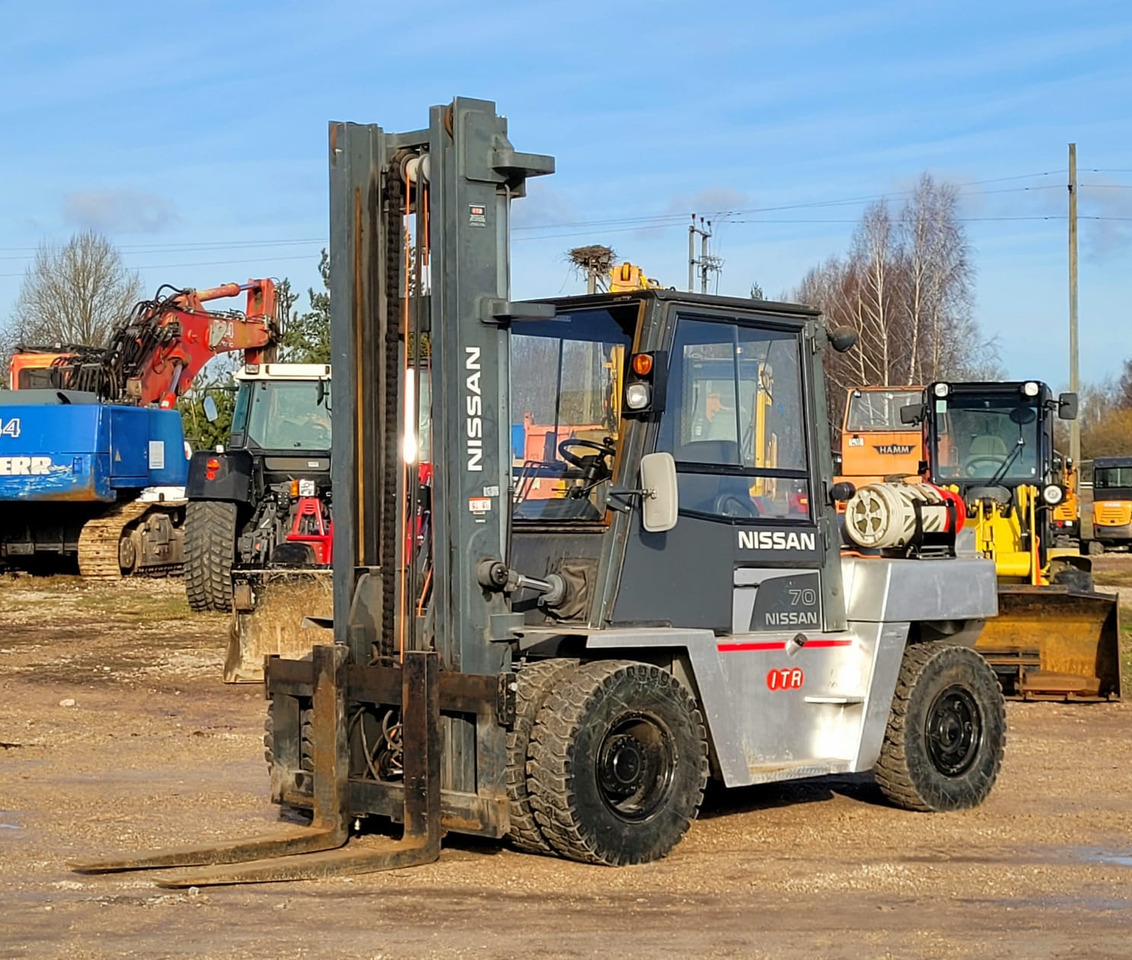 NISSAN 70 / JF05H70PU, 7 ton - رافعة شوكية تعمل بالغاز: صورة 1 NISSAN 70 / JF05H70PU, 7 ton - رافعة شوكية تعمل بالغاز: صورة 1